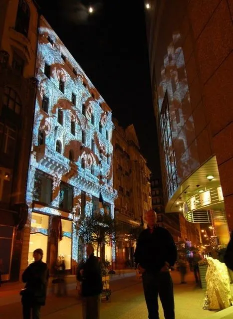 European House in Budapest: light art installation for the 50th anniversary of the signing of the Treaty of Rome: photograph 16 of 23 in the archive's gallery