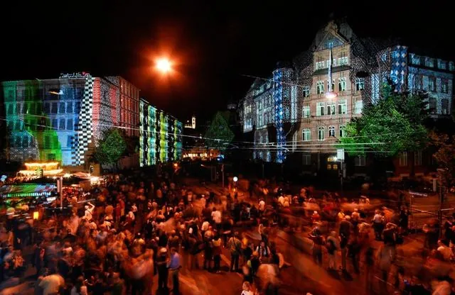 Zürich Lichtfest (Züri Fäscht), Zürich, 6 to 8 July 2007: photograph 7 of 28 in the archive's gallery