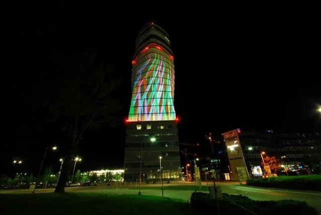Light Art Installation Demo, Vienna International Airport (VIE): photograph 2 of 37 in the archive's gallery