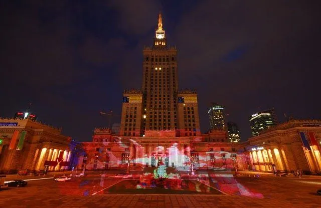 The Palace of Light and Art: An Urban Intervention, Warsaw, 2006, seven days: photograph 10 of 25 in the archive's gallery
